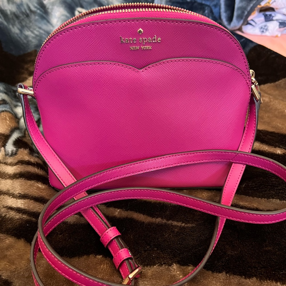 Kate spade bag, gently used in very good condition!
